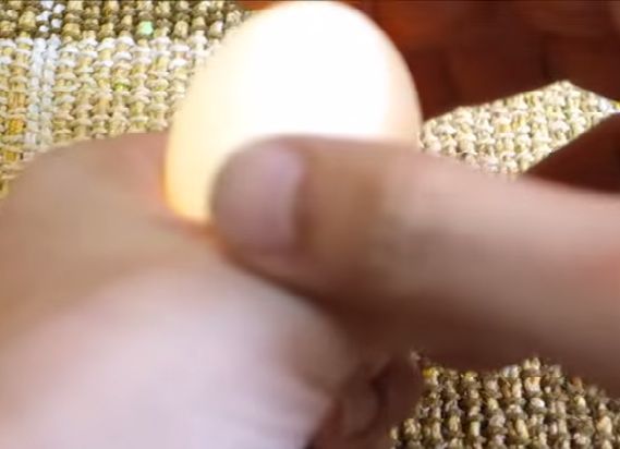 Ako uvariť vajíčko naruby? Celý svet očarilo že je to možné!