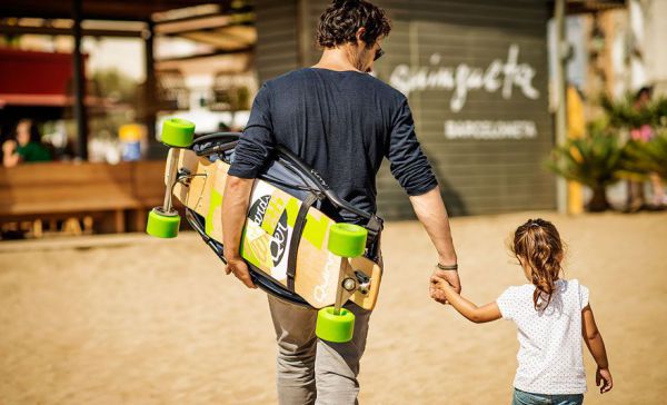 Longboard a kočík v jednom