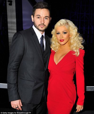Christina Aguilera 3 mesiace po pôrode má opäť úžasnú postavu.