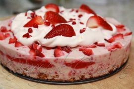 Smotanová torta s jahodami (1/1)