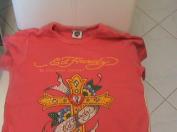 Ruzove tricko ed hardy