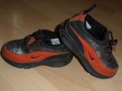 Nike tenisky v.25