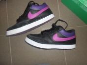Nike kozene