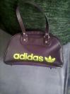 Adidas-fialová