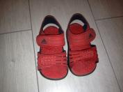 Sandalky Adidas velk. 22