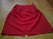 Červená sukňa