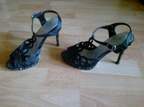 Krásne čierne sandálky