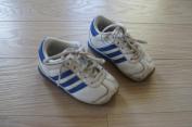 Adidas tenicky