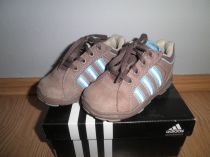 Adidas tenisky č.21