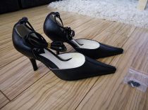 Krásne čierne topánky