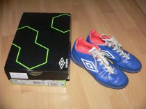 Umbro halovky 33