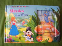 Kniha s papierovými kocka