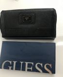 Čierna clutch guess