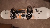 Snowboard s viazaním