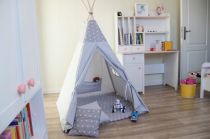 Krásny sivý teepee stan