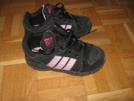 Tenisky Adidas (1/3)