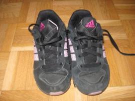 Tenisky Adidas (2/3)