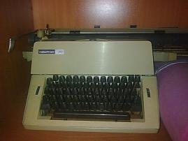 Pisaci stroj (1/1)