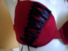 Cervena podprsenka 75d (2/5)