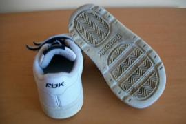 Tenisky Reebok (2/3)