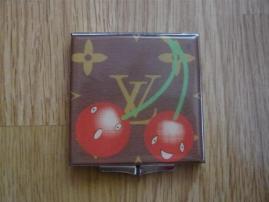 Zrkadielko Louis Vuitton (2/2)