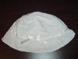 Biely klobucik (1/1)
