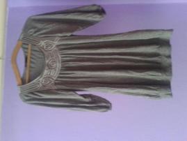 Hnedý svetrík (1/1)