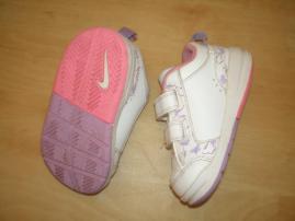 Pekné tenisky Nike (3/4)