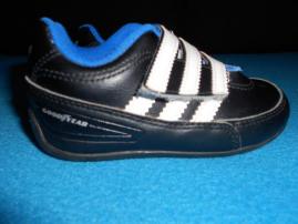 Tenisky Adidas (2/3)