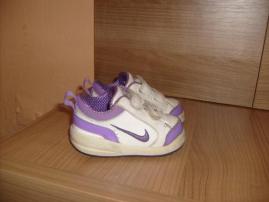 Tenisky Nike (1/2)