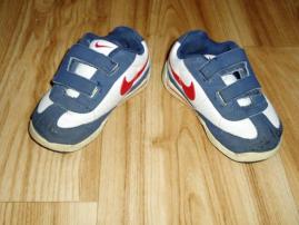 Nike (2/3)
