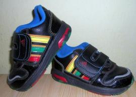 Adidas detské botasky (3/4)