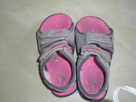 Sandále nike (2/3)