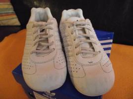 Tenisky adidas (2/4)