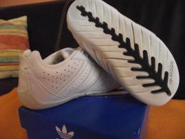 Tenisky adidas (4/4)