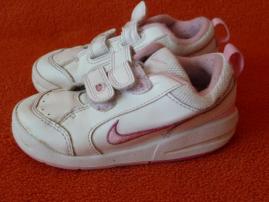Predám tenisky nike22,5 (2/3)