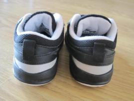 Čierne Nike tenisky (3/3)