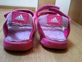 Adidas sandalky v.22 (2/2)