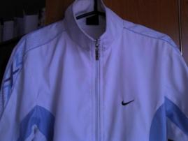 Znackova bunda Nike (2/4)