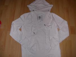 Biela mikinka (1/4)