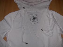 Biela mikinka (3/4)