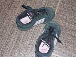Tenisky Adidas (2/3)