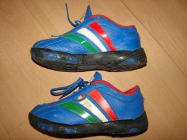 Tenisky adidas (3/4)