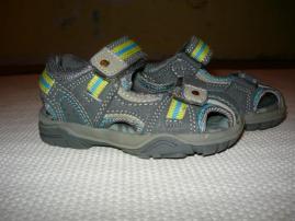 Sandalky (1/4)