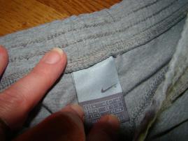 Nike damske teplaky č m. (2/4)
