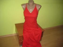Krasne cervene saty (1/2)