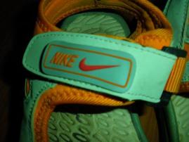 Chlapčenské Nike sandále (2/3)