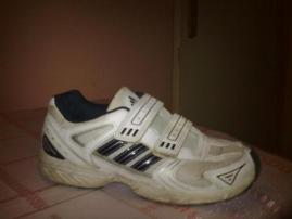 Tenisky adidas (1/3)