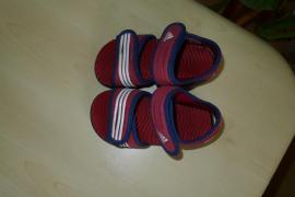 Sandálky adidas (1/3)