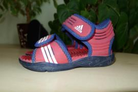 Sandálky adidas (2/3)